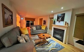 Luxurious Blue Mountain 3Br & 3Bth Walk-In To Village